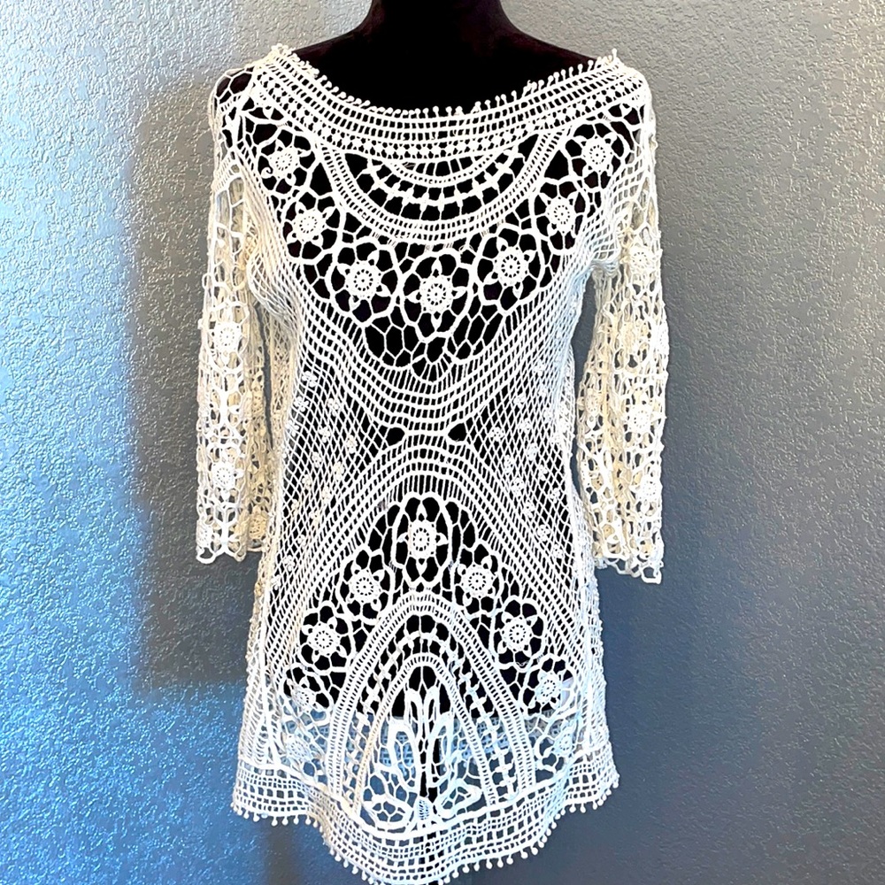 Long tunic lace shirt coverup. 3/4 sleeves